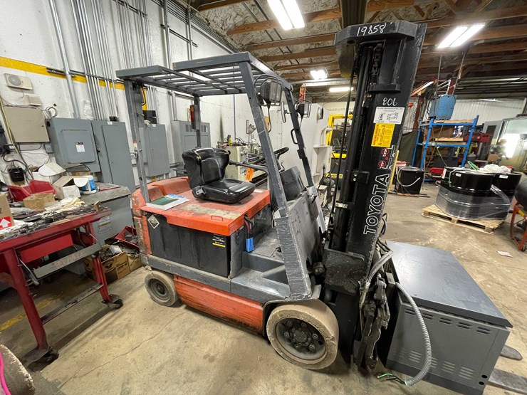 #1230-•-toyota-electric-forklift-(shawano,-wi)-image-4
