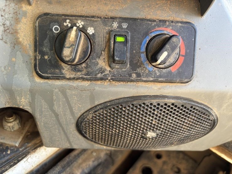 2018-bobcat-s550-image-34