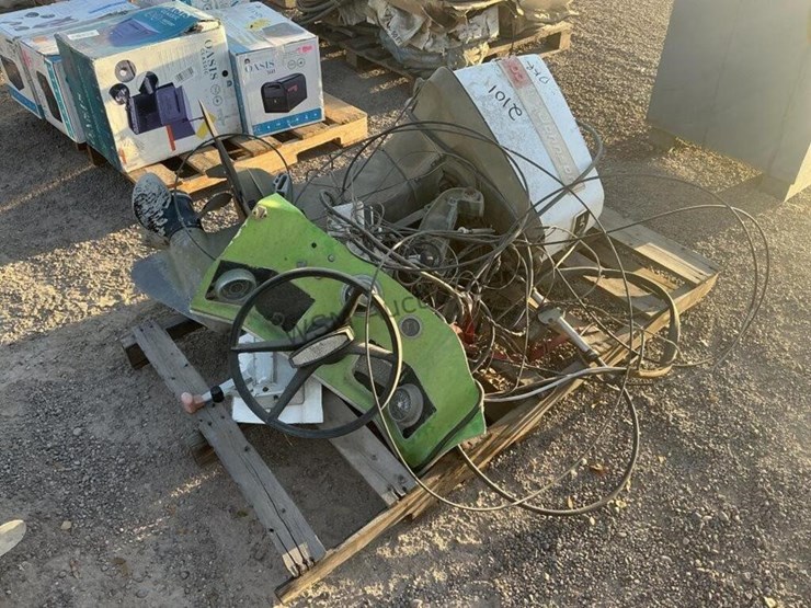 johnson-100-outboard-boat-engine-and-assorted-image-4