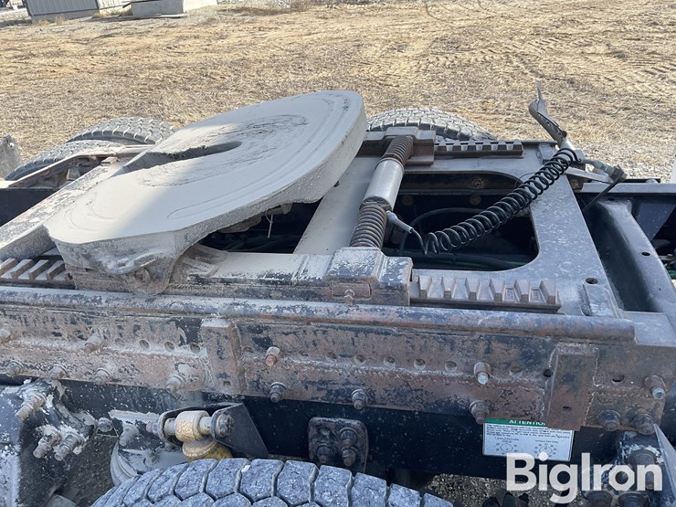 1999-freightliner-fld112-image-15