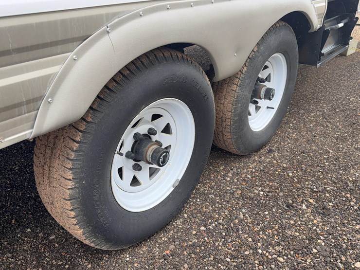 2002-dutchmen-lite-camper-image-9