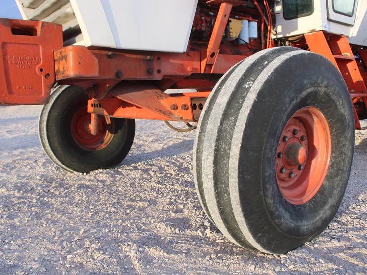 #1012-•-case-2390-tractor-image-15