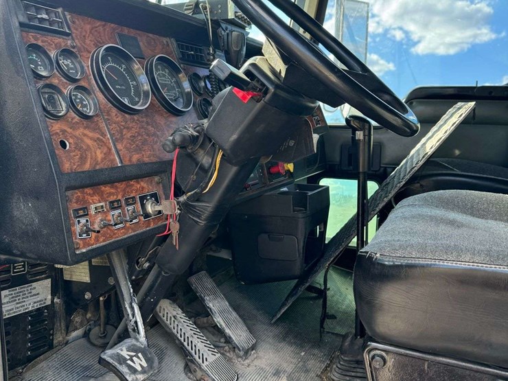 2000-kenworth-t800-image-4