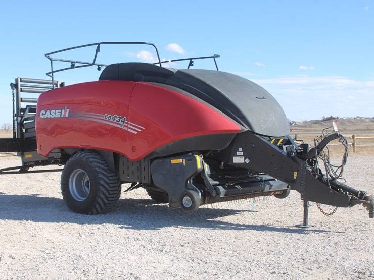 2019-case-ih-lb434xl-image-3
