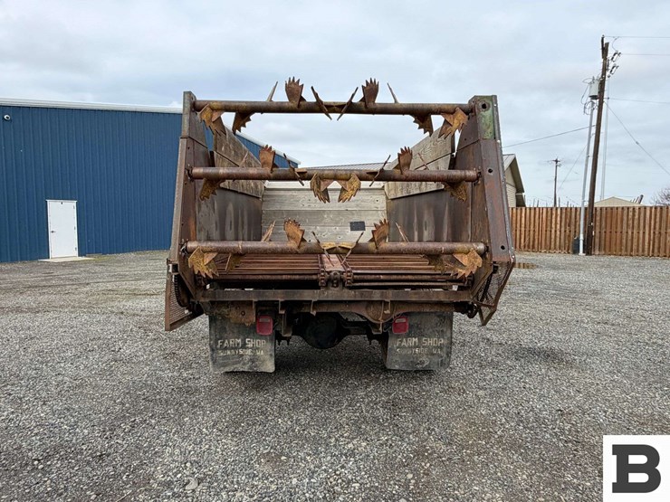 1990-ford-f700-image-4