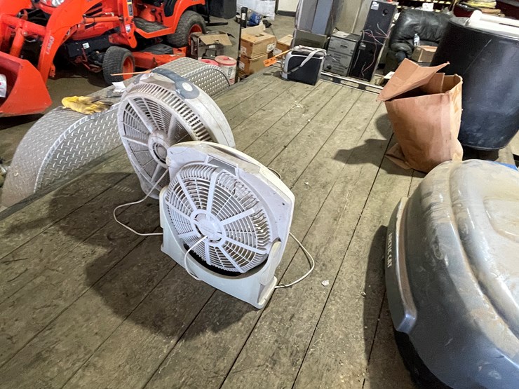 #7214-•-(2)-fans-image-3