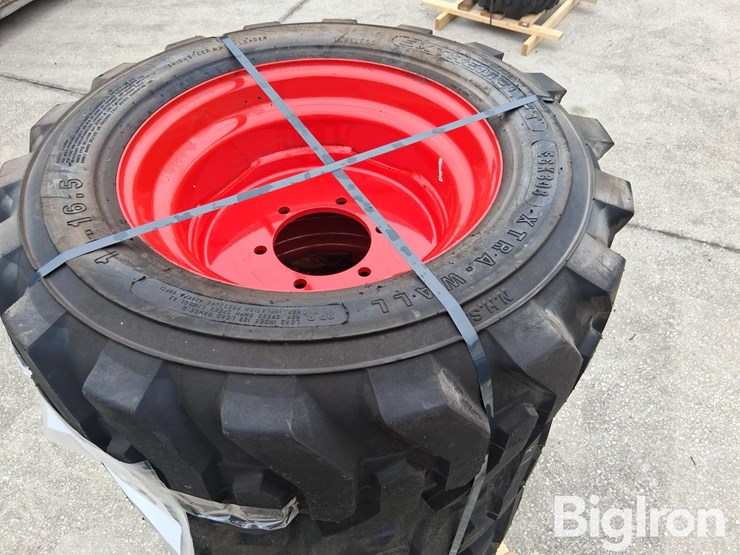 extremelift-10-16.5-tires-&-rims-image-6