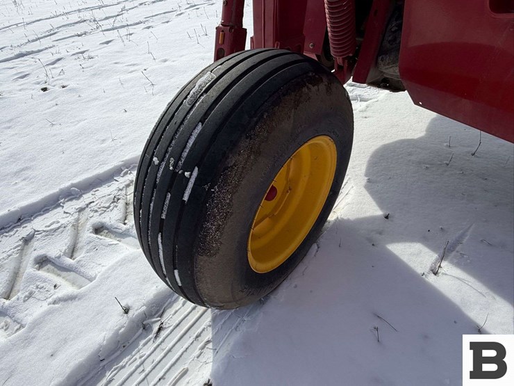 2013-new-holland-h7230-image-24