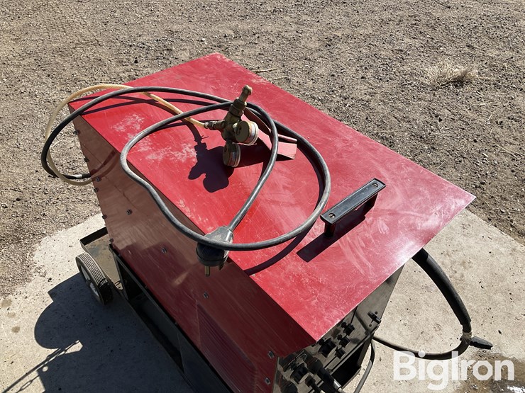 century-wire-feed-welder-image-11