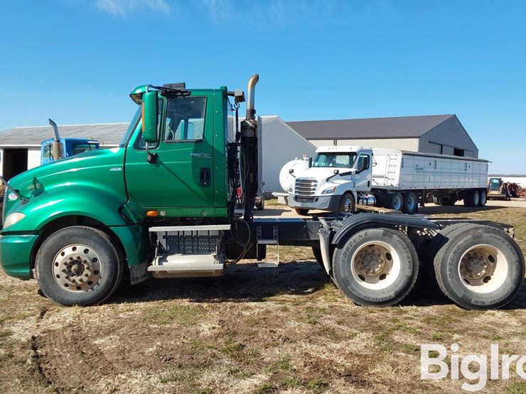 2011-international-prostar-image-8