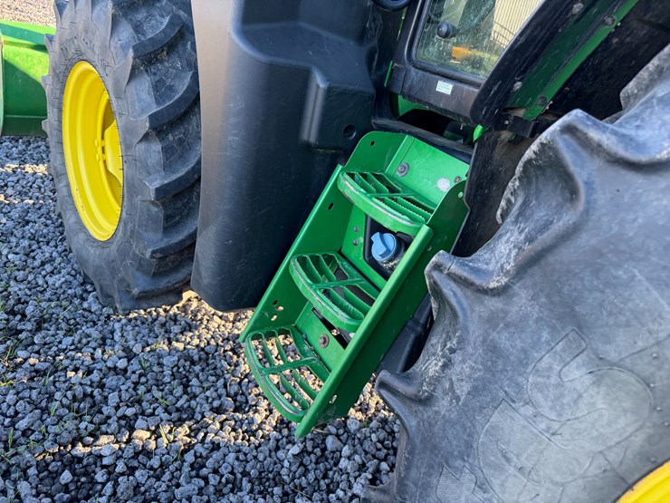 2017-john-deere-6120m-image-24