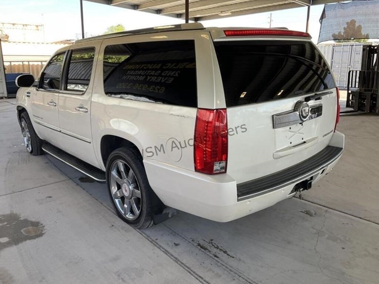 2008-cadillac-escalade-esv-image-5