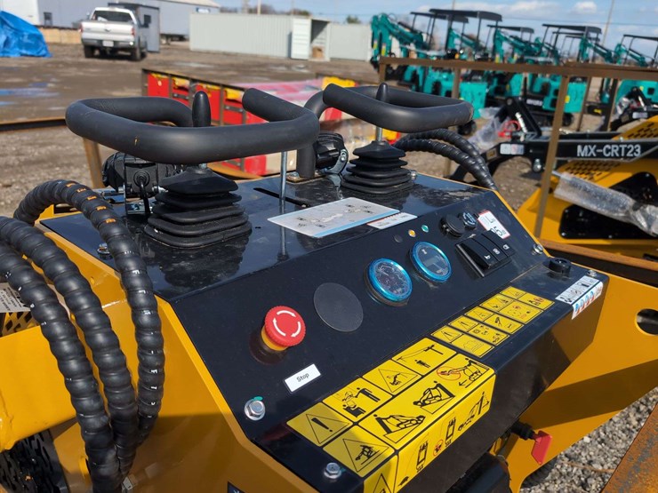 agt-mini-crawler-skid-steer-mx-mrt14-*-engine-hood-damaged-review-photos-image-7