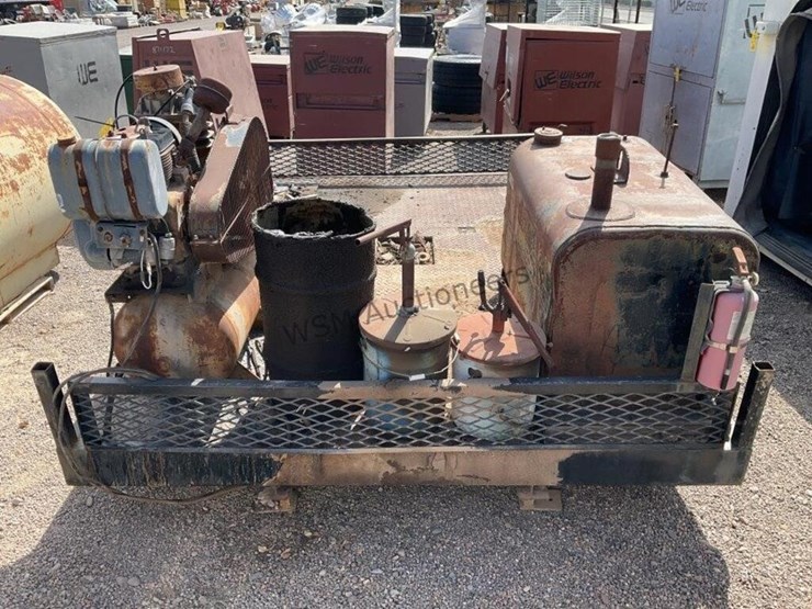 9ft-6in-steel-work-bed-w/-compressor-&-fuel-tank-image-4