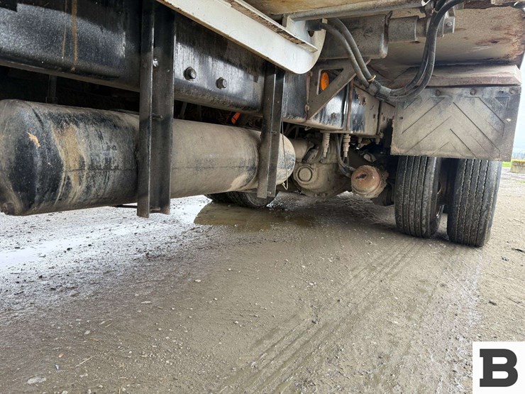 2013-kenworth-t800-image-28