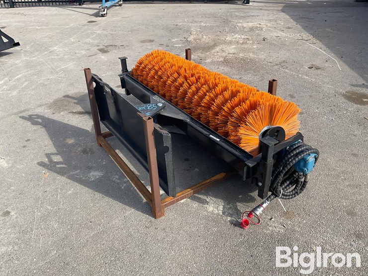 2025-massey-ferguson-730-image-5