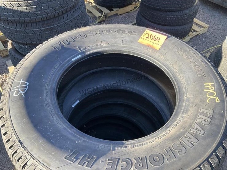 pallet-of-assorted-17-inch-tires-image-4