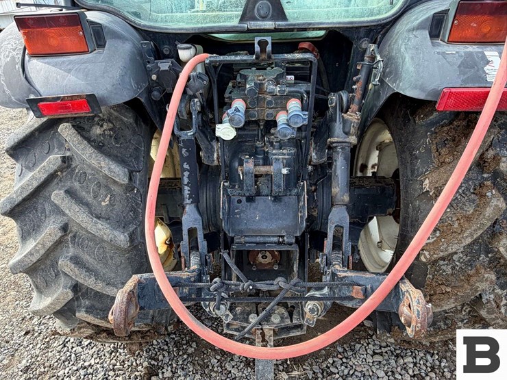 2008-new-holland-tn85fa-image-21