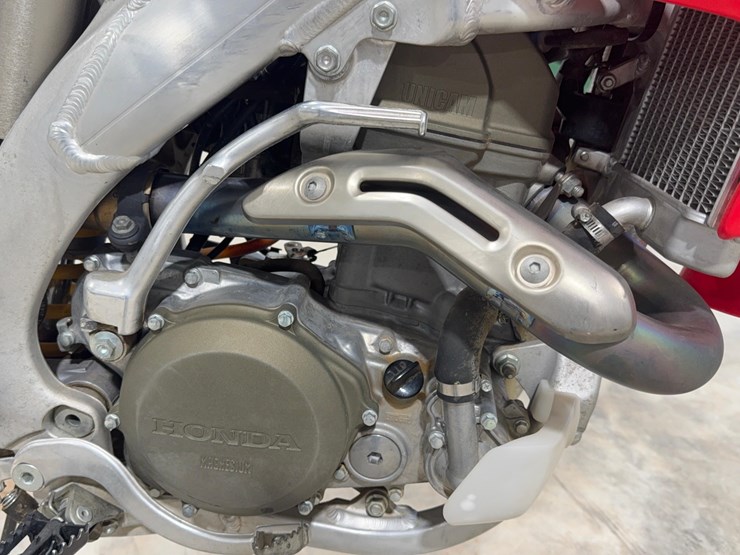 2007-honda-crf450r-dirt-bike-image-10