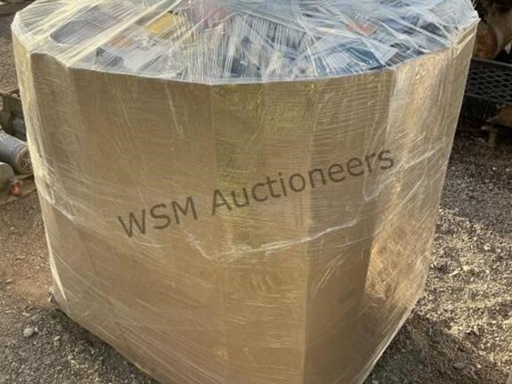 large-box-of-household-maintenance-items-image-3