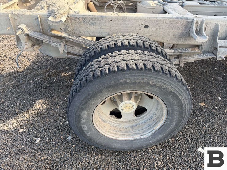 2010-chevrolet-silverado-3500-image-23