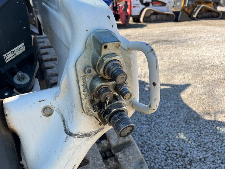 2022-bobcat-t64-image-12