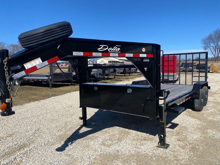 #1110-•-2025-delta-gooseneck-trailer-(has-wi-title)-(helenville,-wi)-image-1