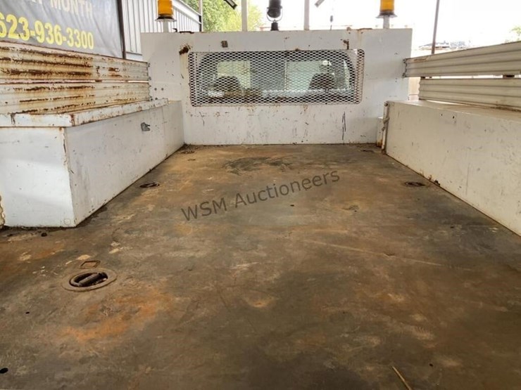 2010-ford-f550-image-9