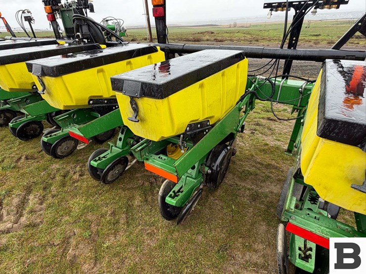 2008-john-deere-1700-image-28