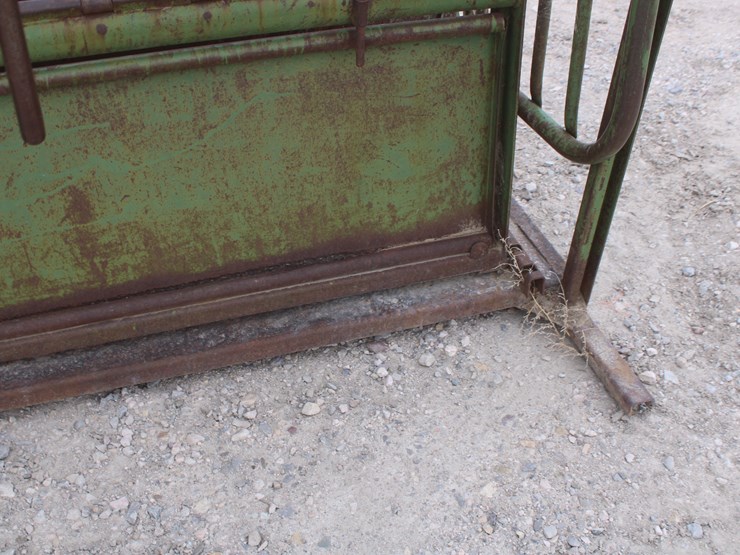 #2089-•-powder-river-squeeze-chute-with-head-gate-image-11