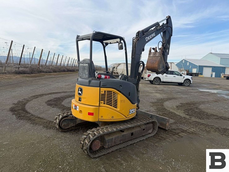 2012-deere-35d-image-5