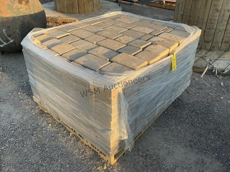 pallet-of-stone-pavers-image-1