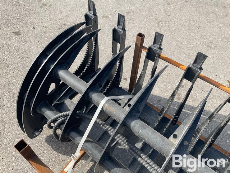 2025-massey-ferguson-730-image-10