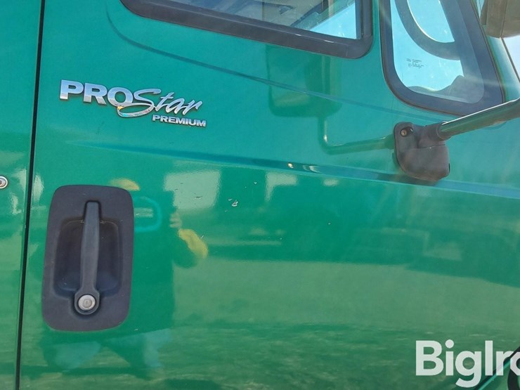 2011-international-prostar-image-16