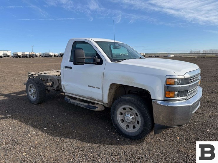 2018-chevrolet-silverado-3500-image-6