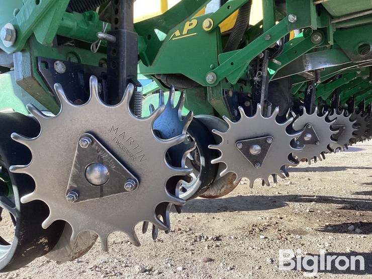 john-deere-1720-image-15