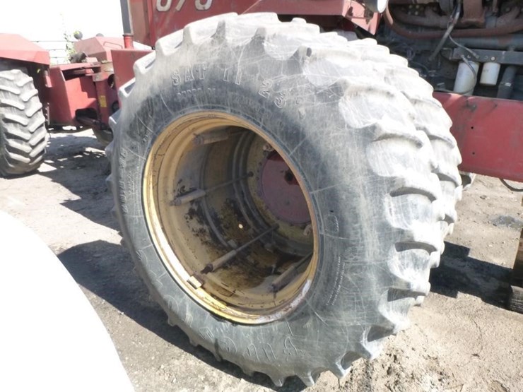 1982-versatile-875-image-25