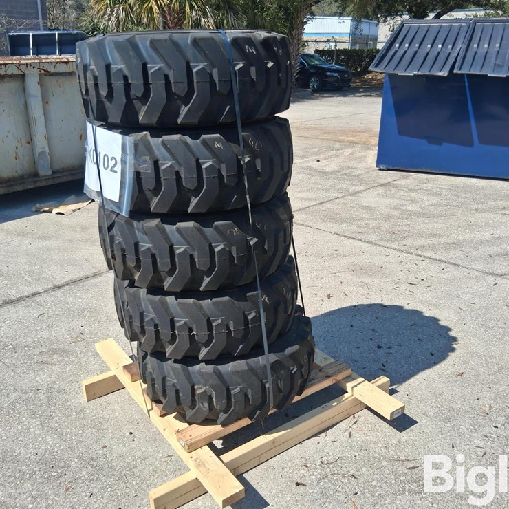 ExtremeLift 10-16.5 Tires & Rims