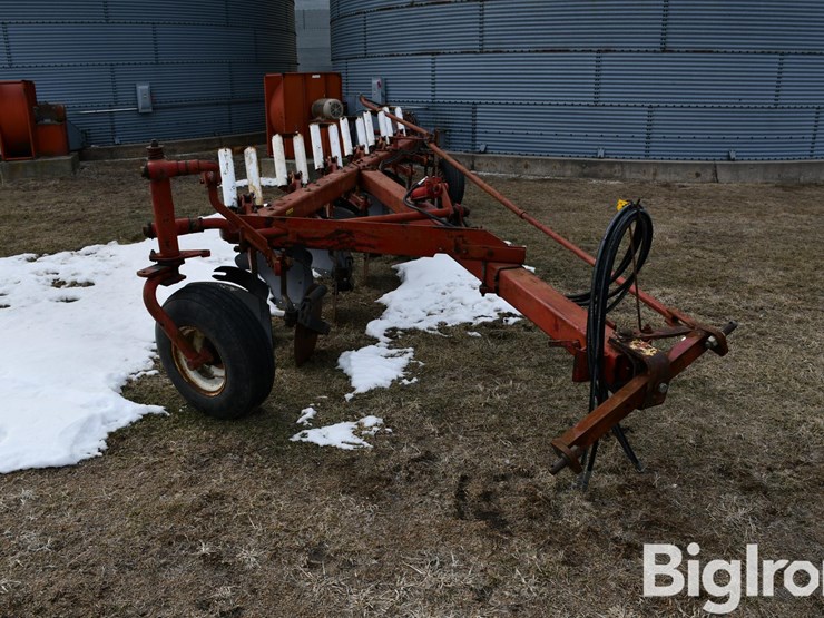 international-720-image-2