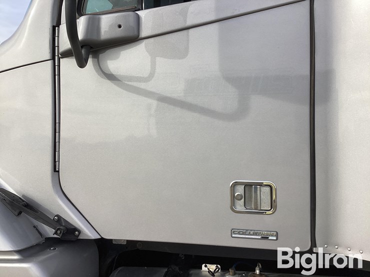 2007-freightliner-columbia-120-image-16