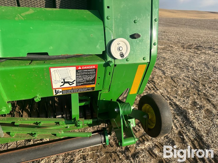 2019-john-deere-560m-image-10