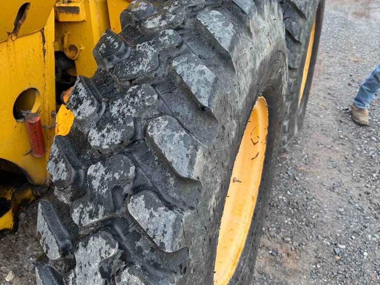 2005-volvo-g710b-image-32