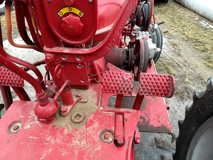 #3206-•-farmall-h-tractor-image-38
