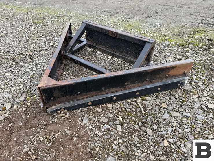skid-steer-attachment-v-blade---albany,-or-image-3