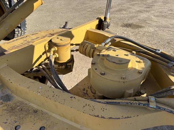 caterpillar-143h-image-22