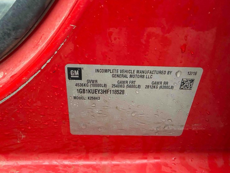 2017-chevrolet-2500-image-17