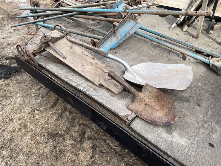 #7252-•-antique-wagon-parts-image-1