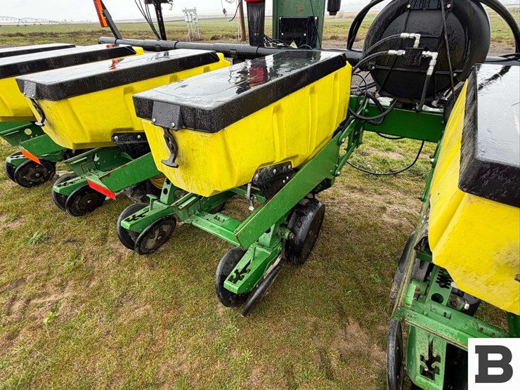 2008-john-deere-1700-image-31