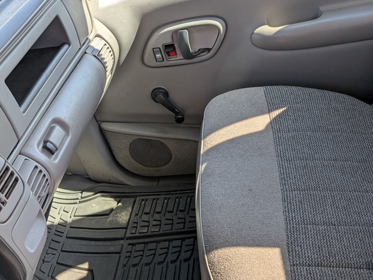 2000-chevrolet-2500-image-15