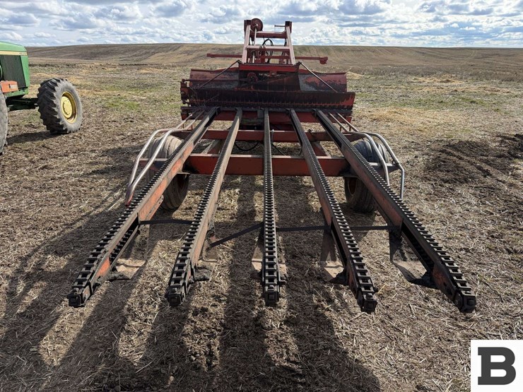 hesston-38-bale-feeder---davenport,-wa-image-3